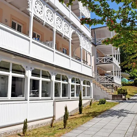 Fewo 15 Mit Balkon Und Strandkorb Апартаменти Sellin (Rugen)